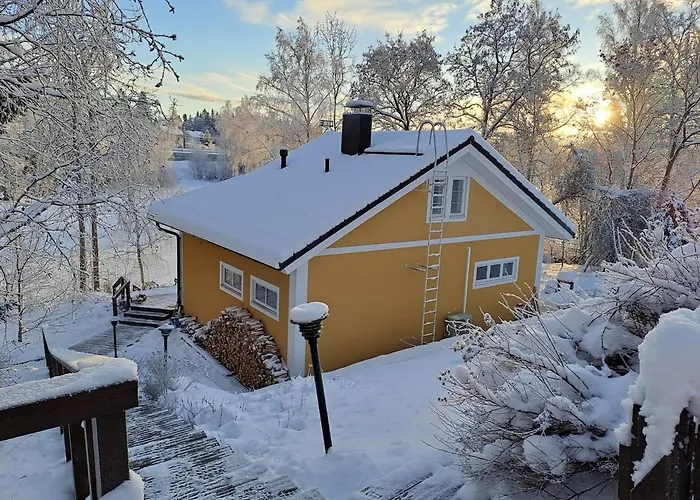 Lovely Riverside Close To Tampere Chalet